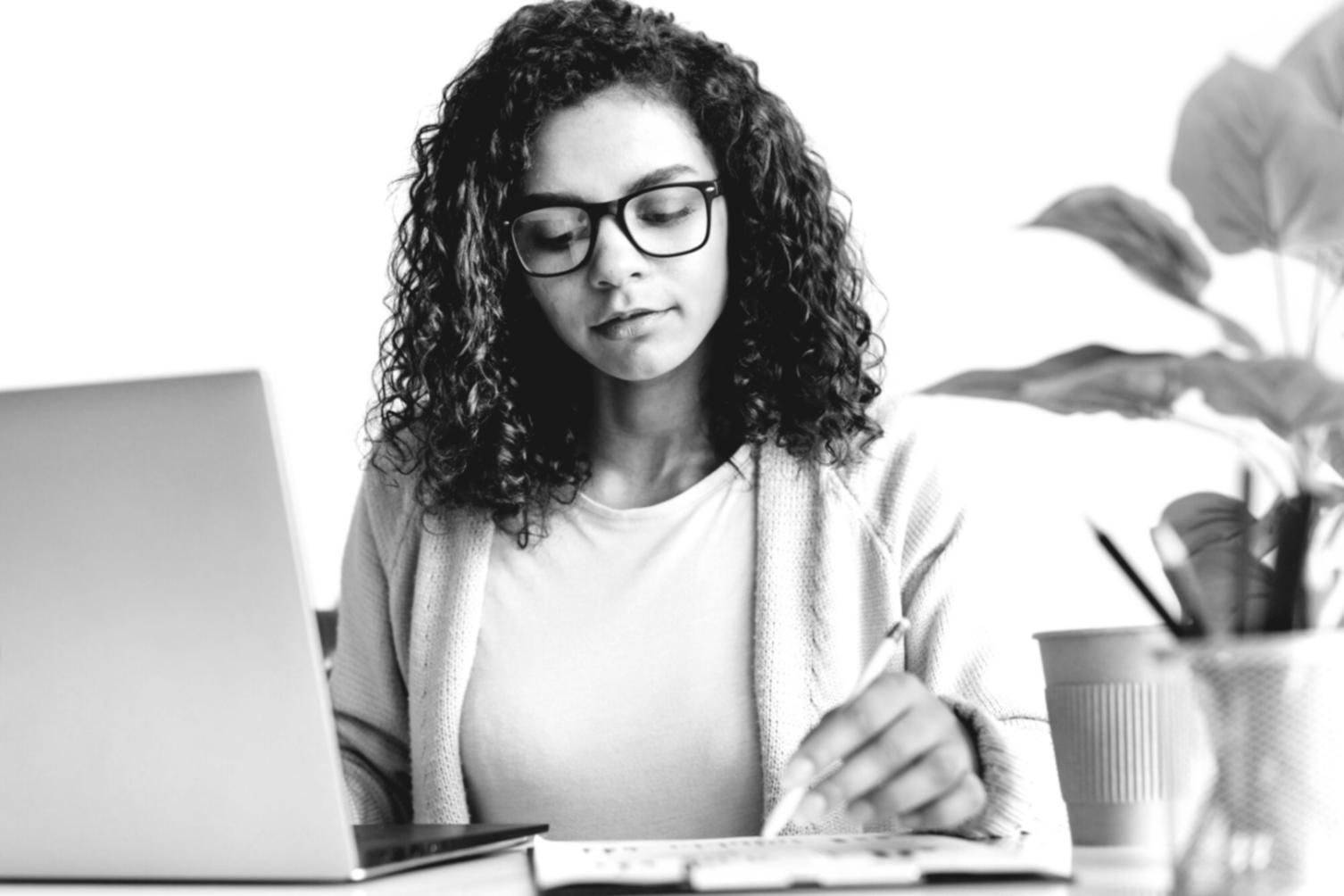 Équipe de travail sur un projet venture building